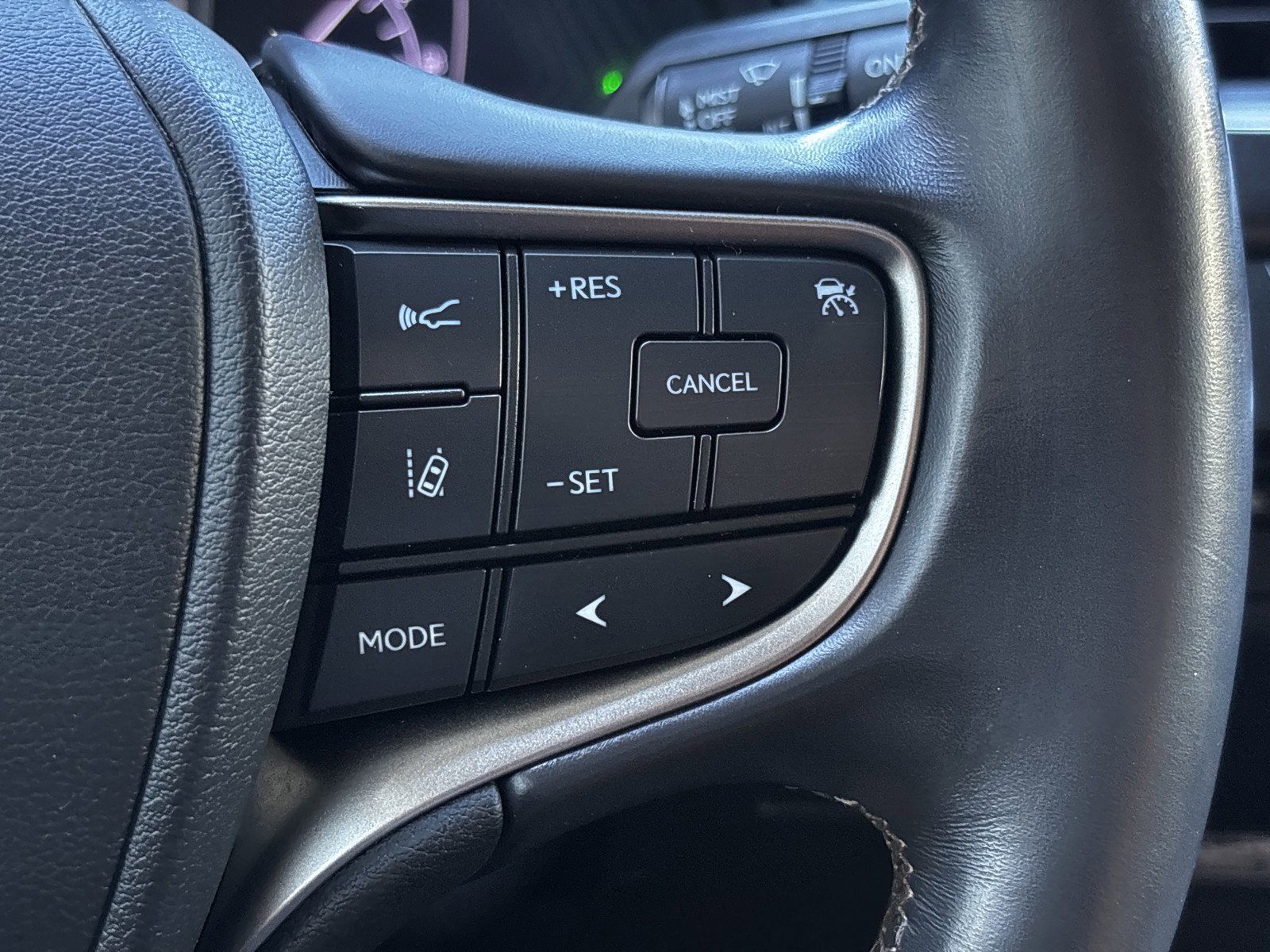 2020 Lexus UX 250h photo 14