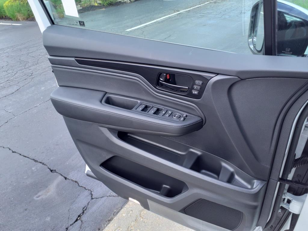 2025 Honda Odyssey Elite photo 14