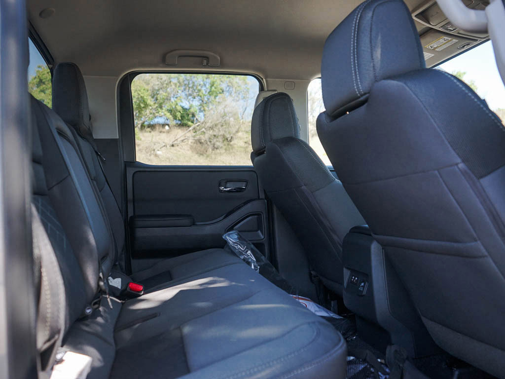 2025 Nissan Frontier SV photo 10