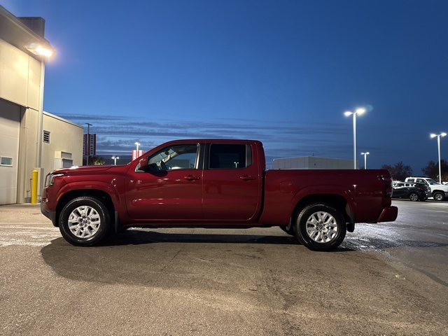 2024 Nissan Frontier SV Crew Cab photo 2