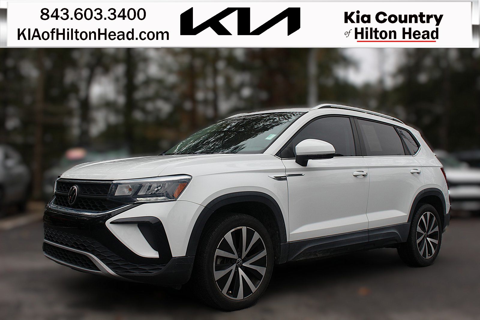 2022 Volkswagen Taos SE's photo