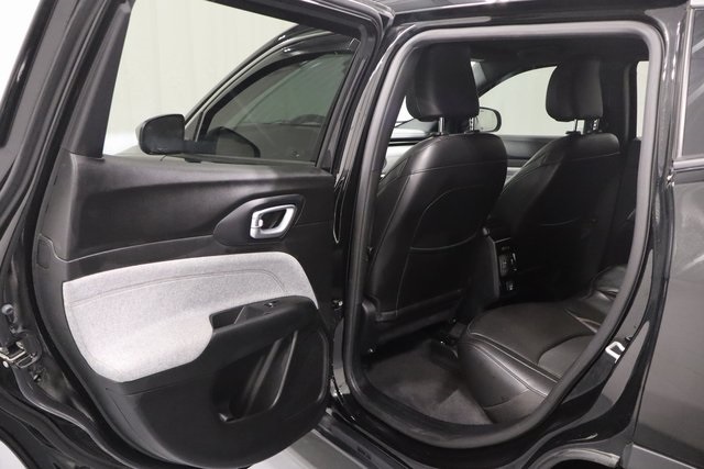 2023 Jeep Compass Latitude Lux photo 11