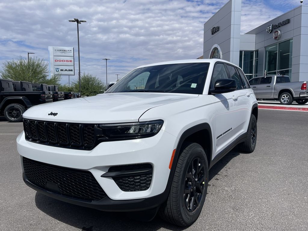 2024 Jeep Grand Cherokee Altitude's photo