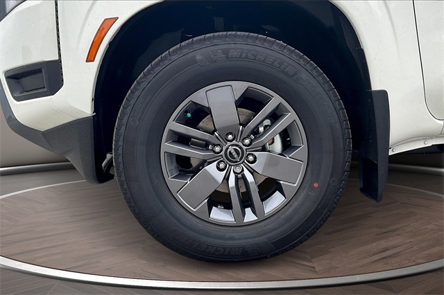 2025 Nissan Frontier SV photo 13