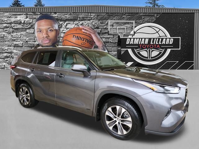 2023 Toyota Highlander XLE's photo