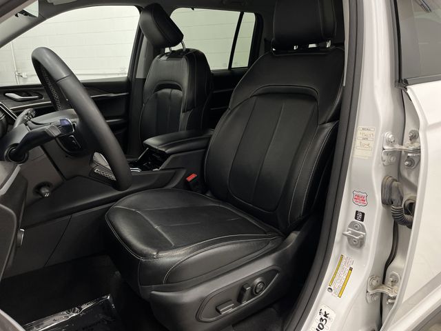 2023 Jeep Grand Cherokee Limited photo 2