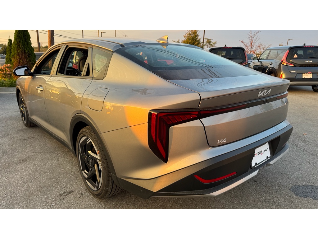 2025 Kia K4 EX photo 24