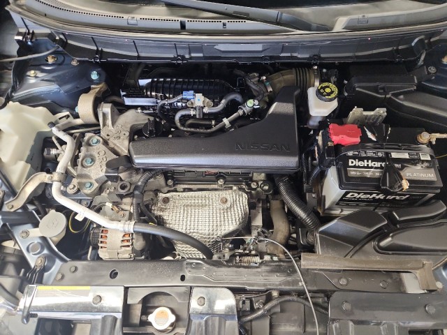2016 Nissan Rogue SV photo 6