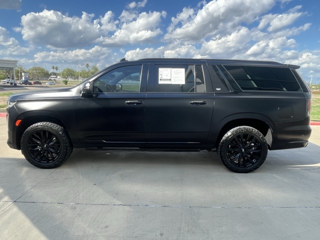 2023 Cadillac Escalade ESV Premium Luxury photo 2