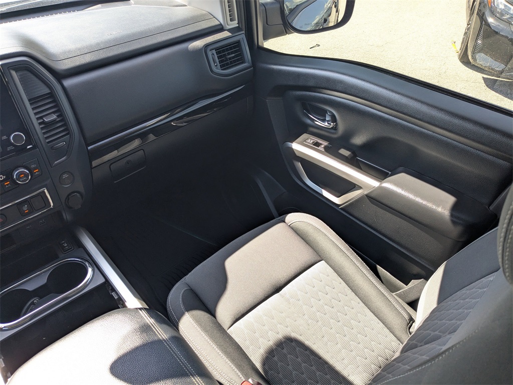 2024 Nissan Titan SV photo 16