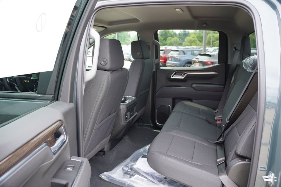 2026 Chevrolet Silverado 1500 LT photo 8