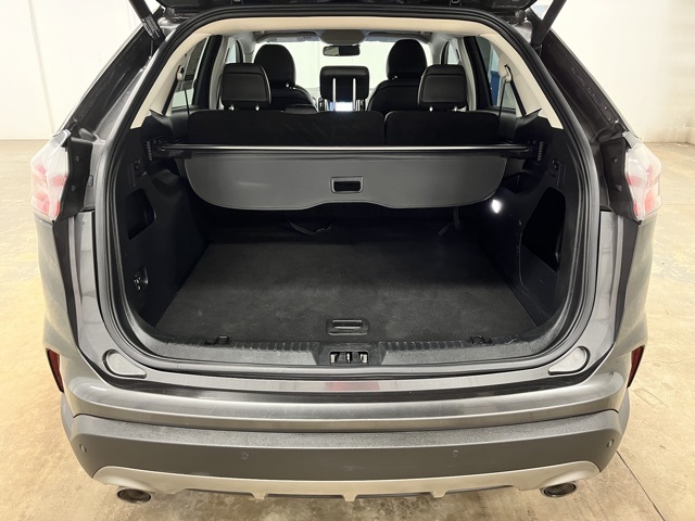 2019 Ford Edge SEL photo 22