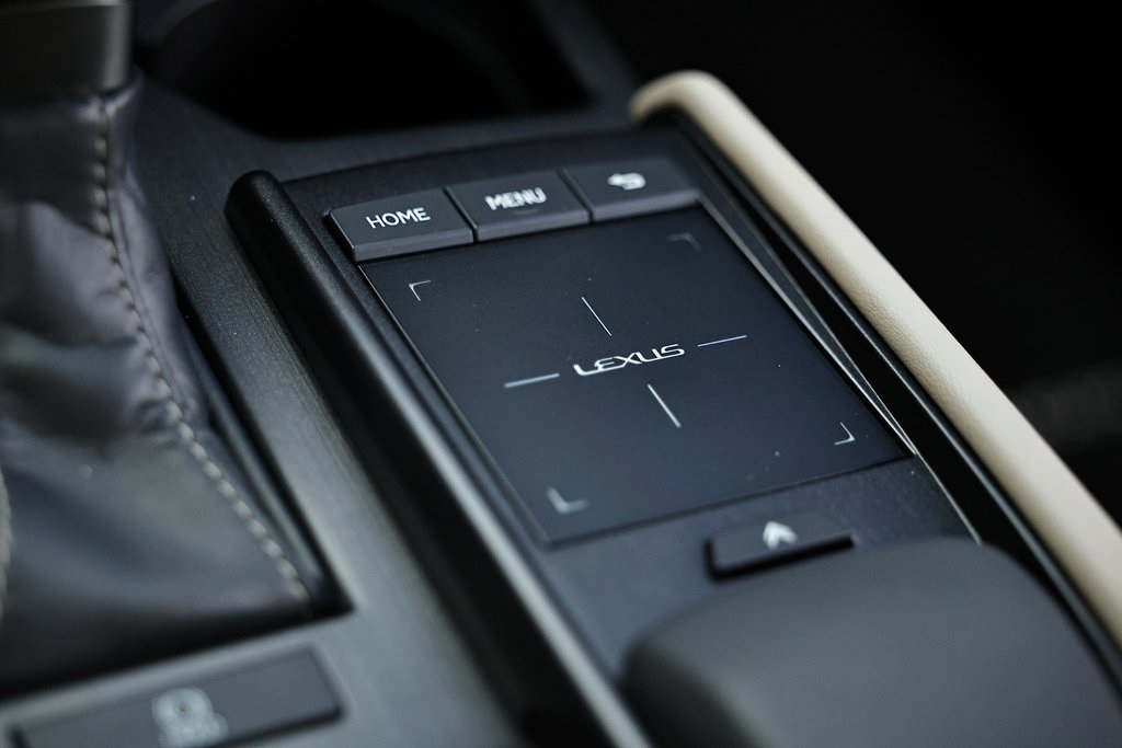 2019 Lexus ES 350 photo 38