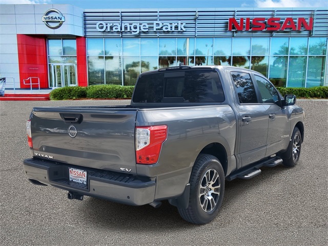 2023 Nissan Titan SV photo 2