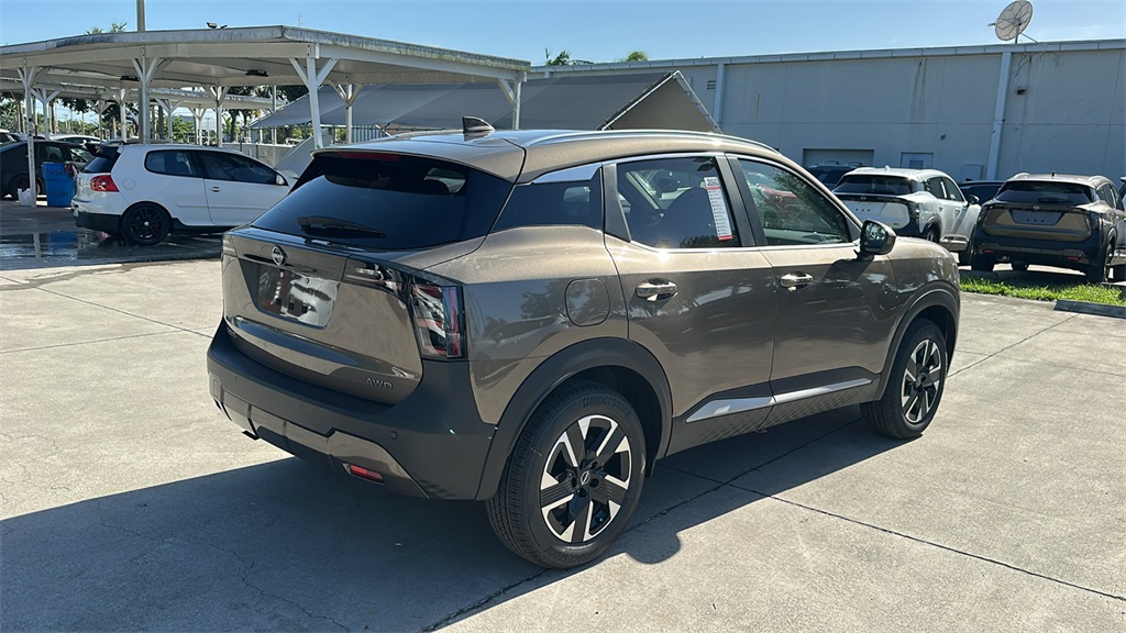 2025 Nissan Kicks SV photo 4