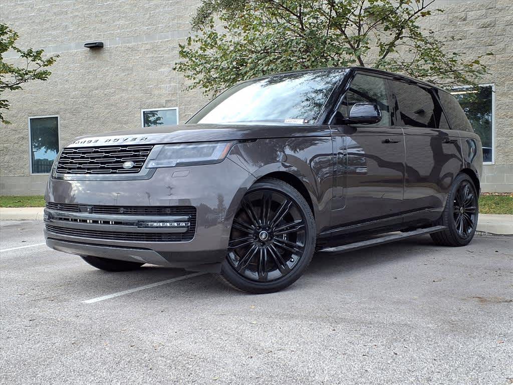 2025 Land Rover Range Rover SE's photo