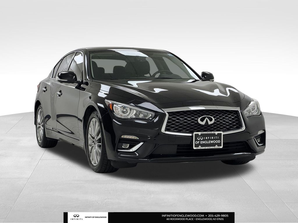 2022 Infiniti Q50 LUXE AWD photo 2