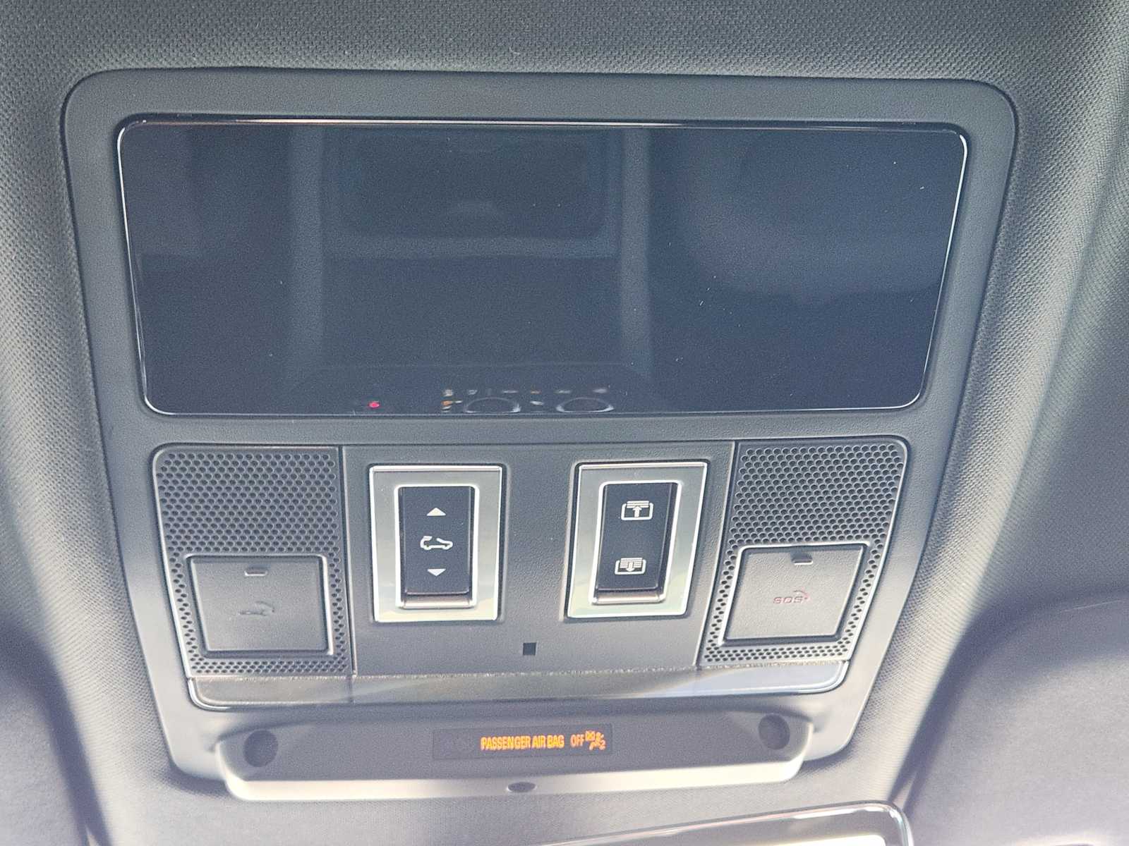 2024 Land Rover Defender S photo 19