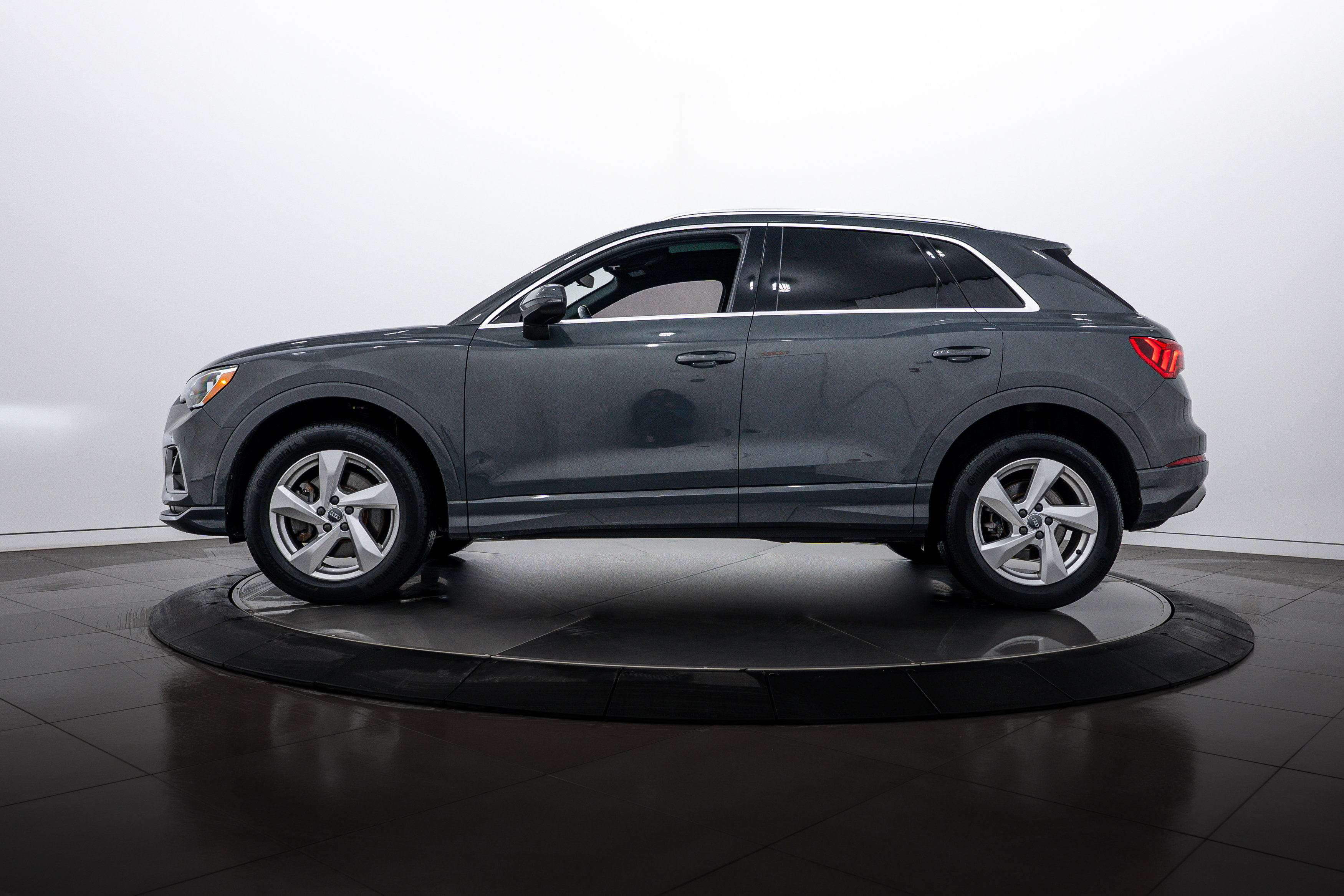 2020 Audi Q3 Premium photo 4