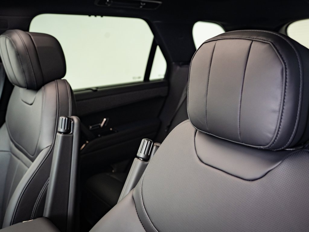2025 Land Rover Range Rover Sport SE photo 16