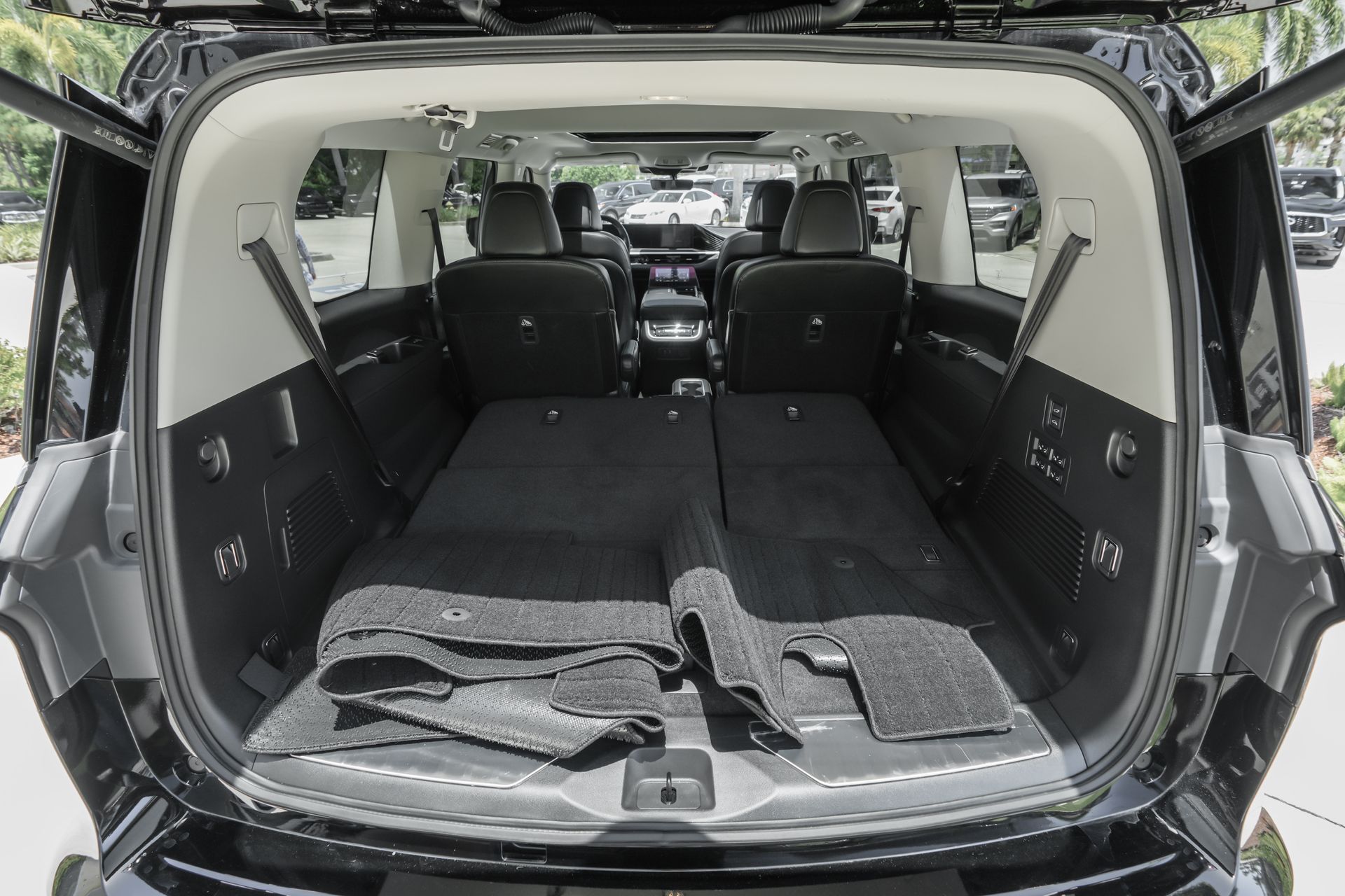 2025 Infiniti QX80 Luxe photo 34
