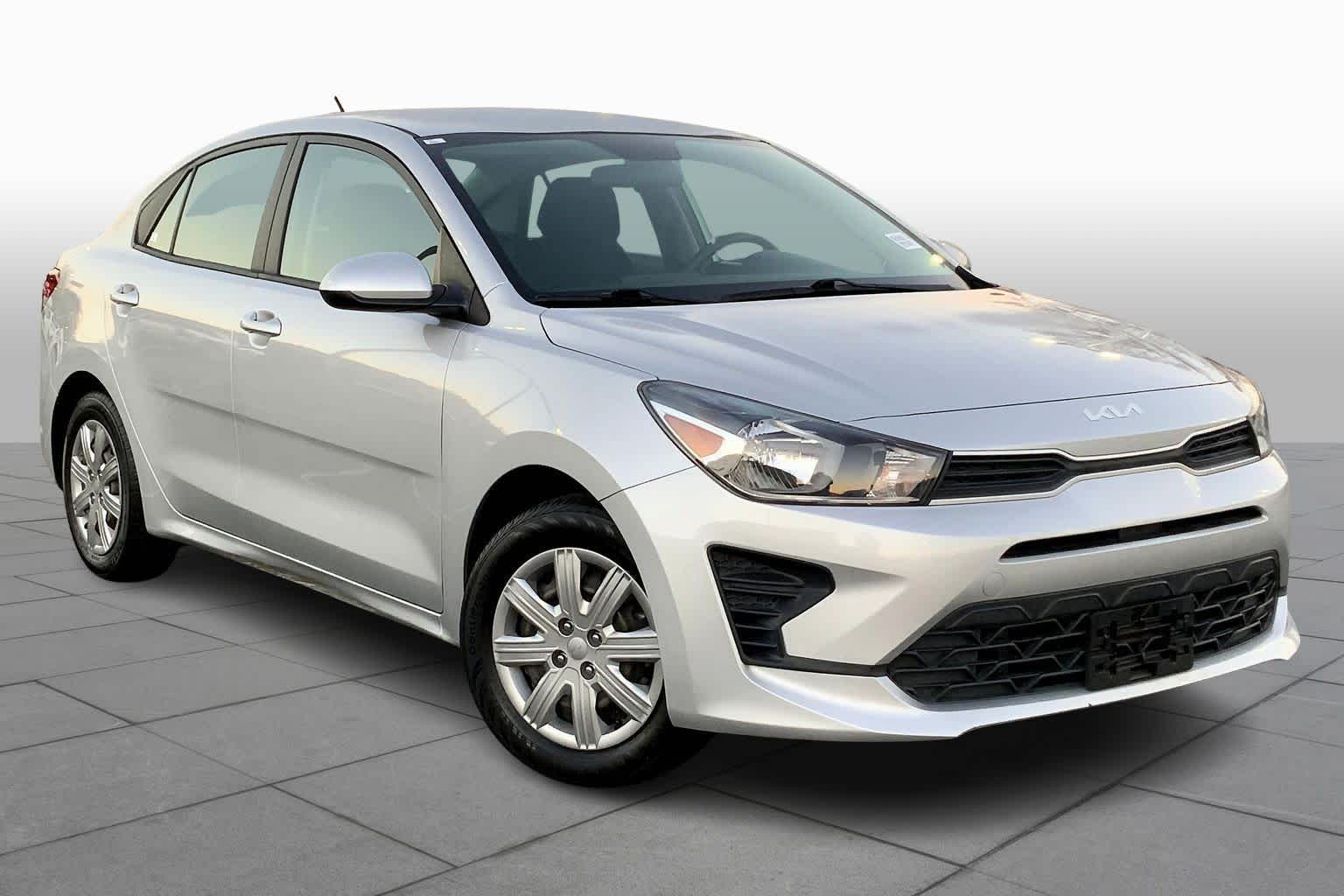 2022 Kia Rio S photo 2
