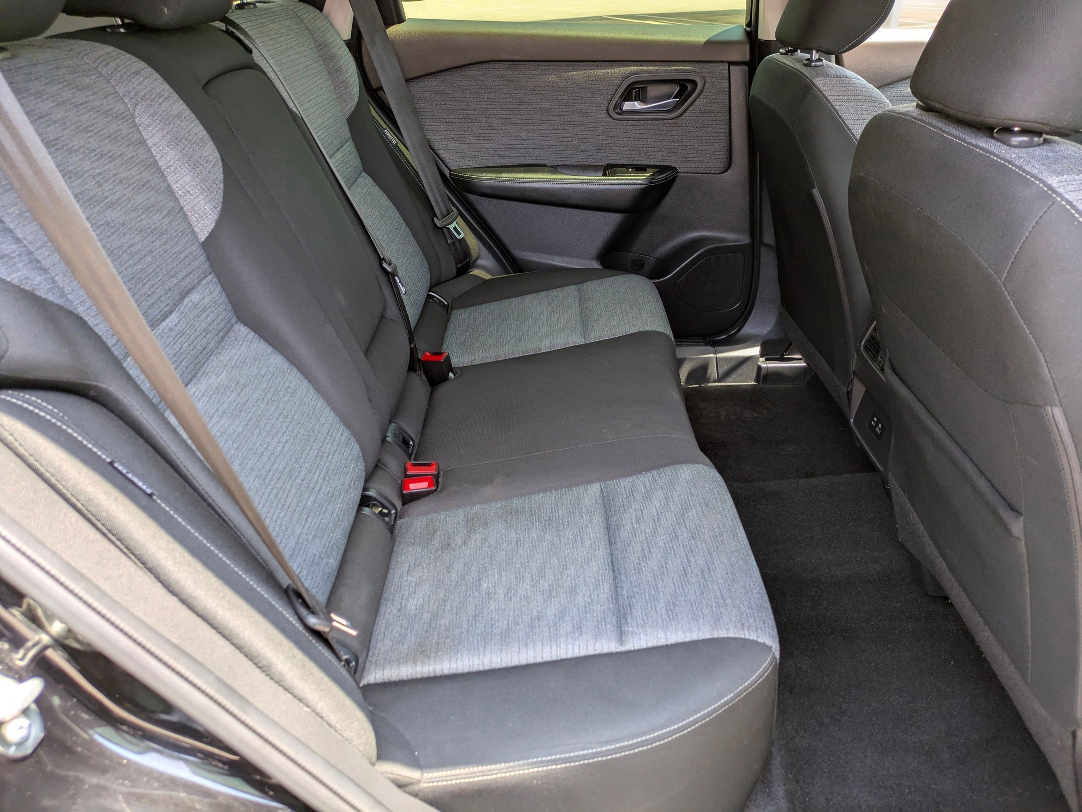 2023 Nissan Rogue SV photo 23