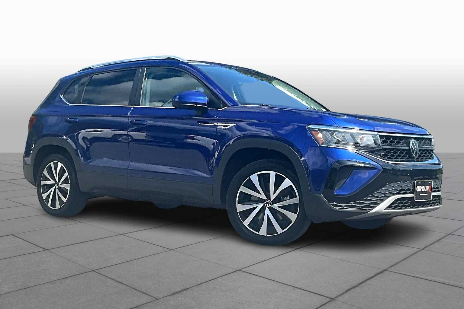 2023 Volkswagen Taos SE photo 2