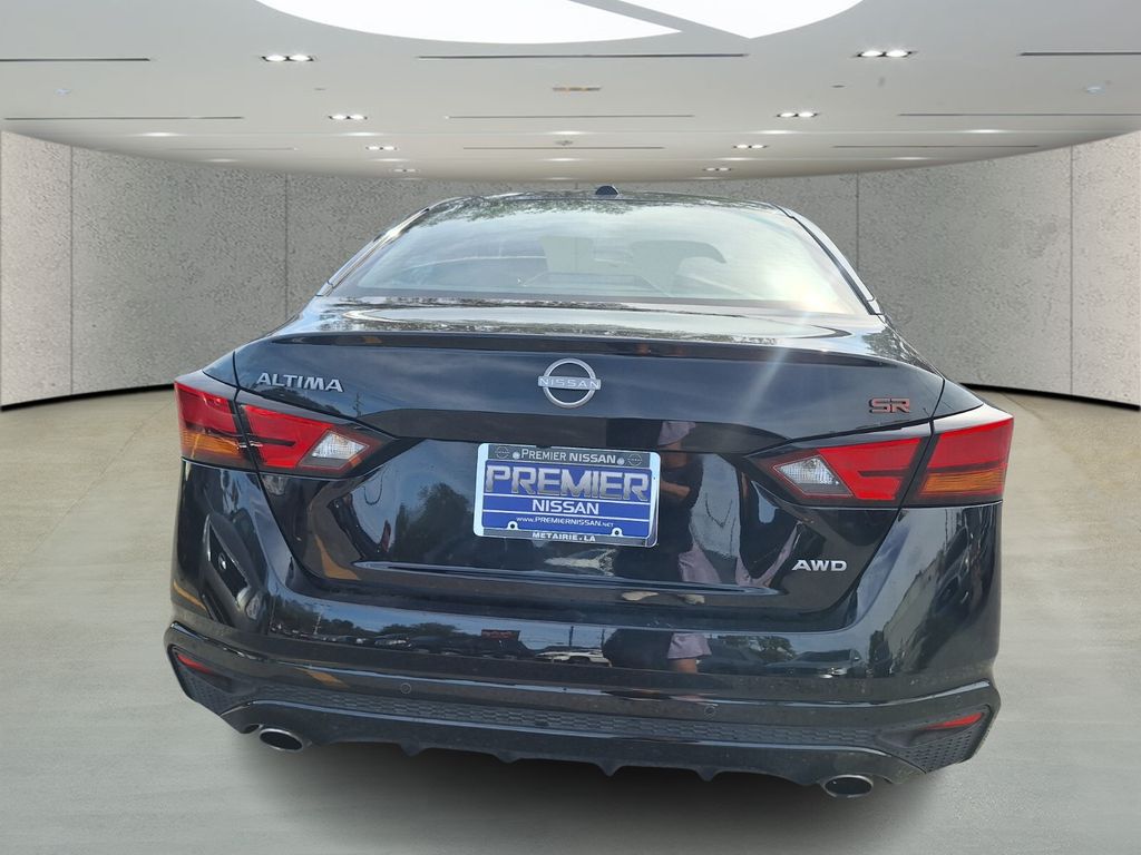 2025 Nissan Altima 2.5 SR photo 4