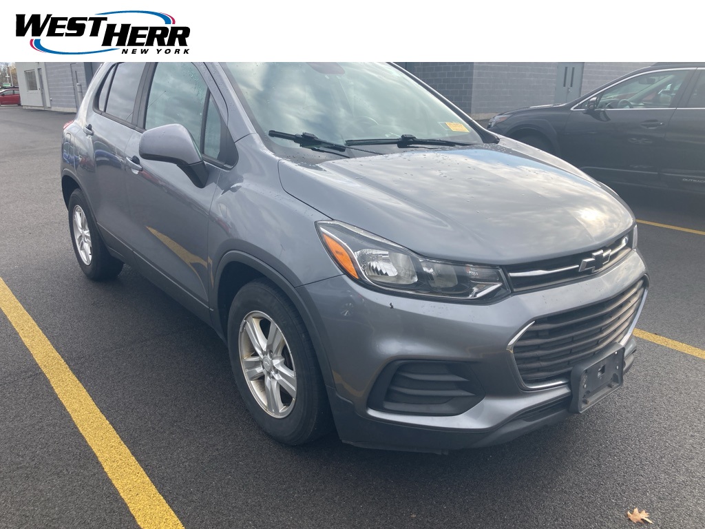 2020 Chevrolet Trax LS's photo