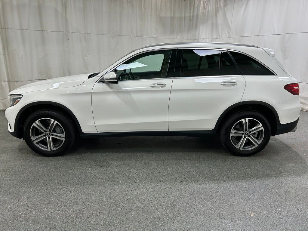 2019 Mercedes Benz GLC 300 4MATIC photo 4