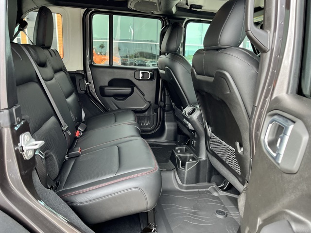 2025 Jeep Wrangler Rubicon photo 19
