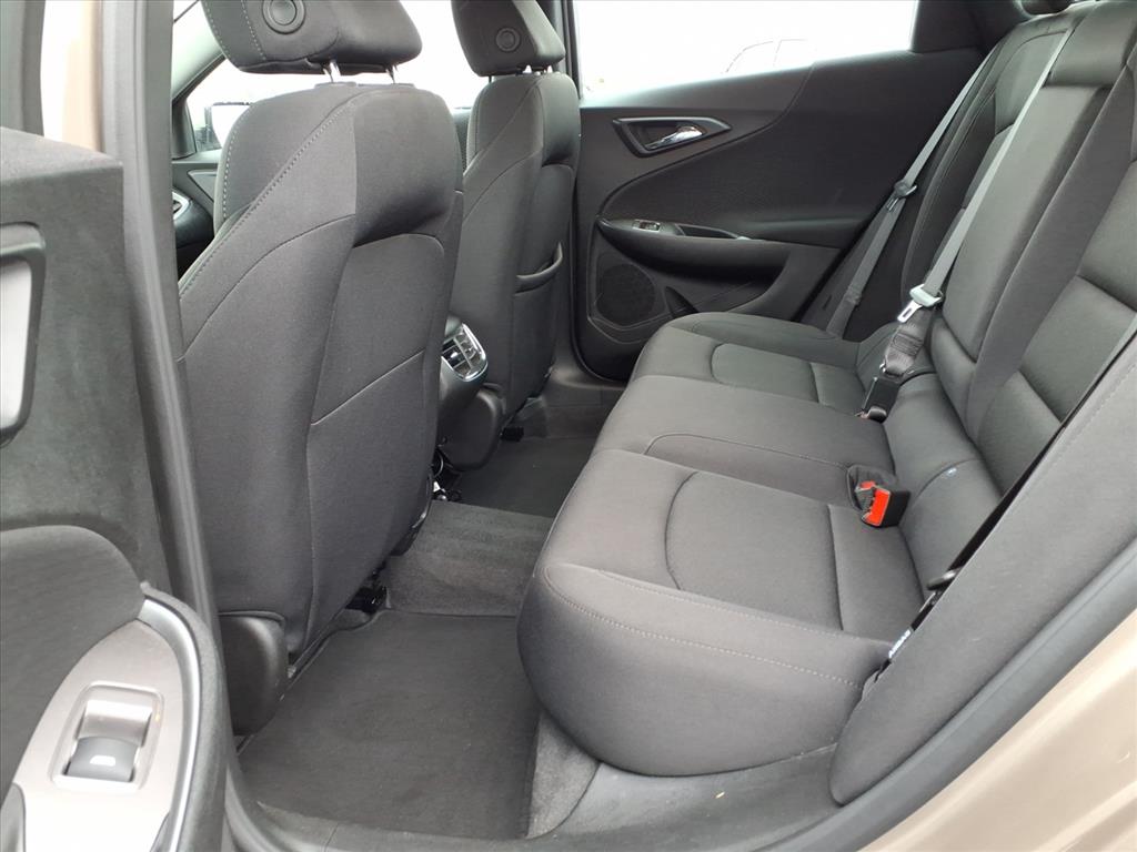 2024 Chevrolet Malibu 1LT photo 3