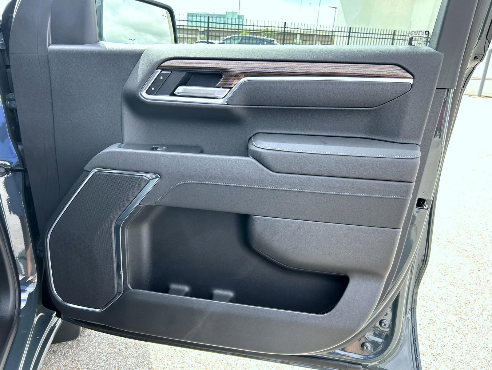 2025 Chevrolet Silverado 1500 LT photo 9
