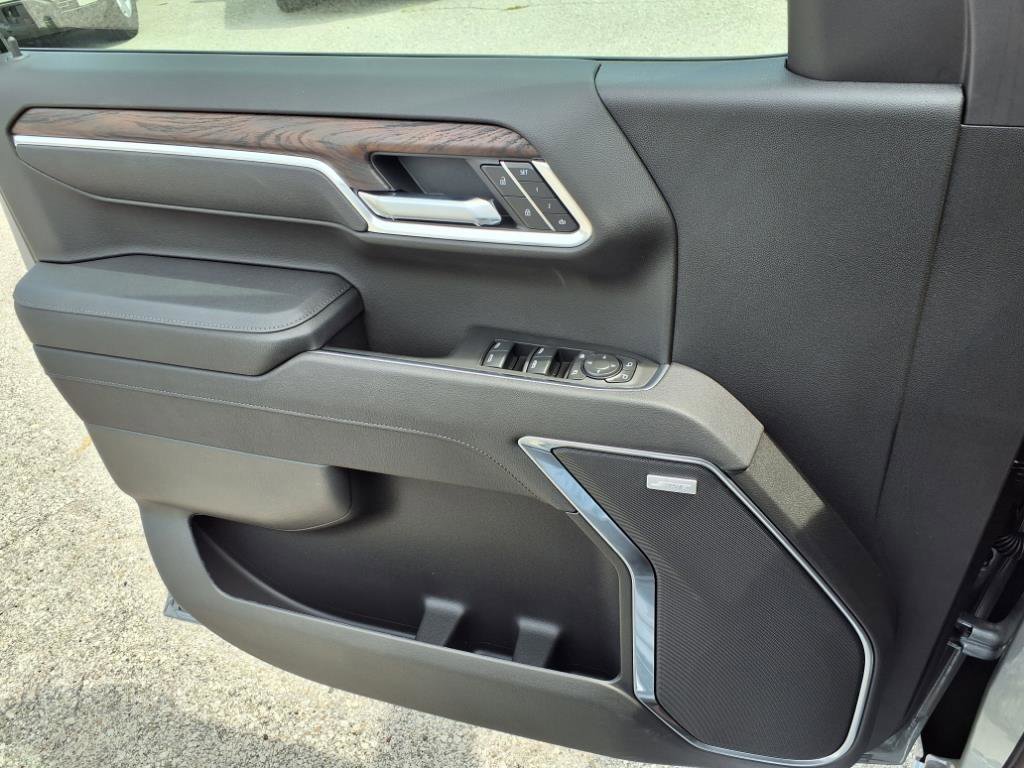 2025 Gmc Sierra SLT photo 16