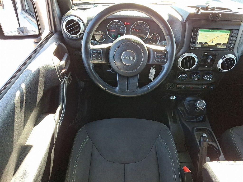 2016 Jeep Wrangler Unlimited Rubicon photo 12