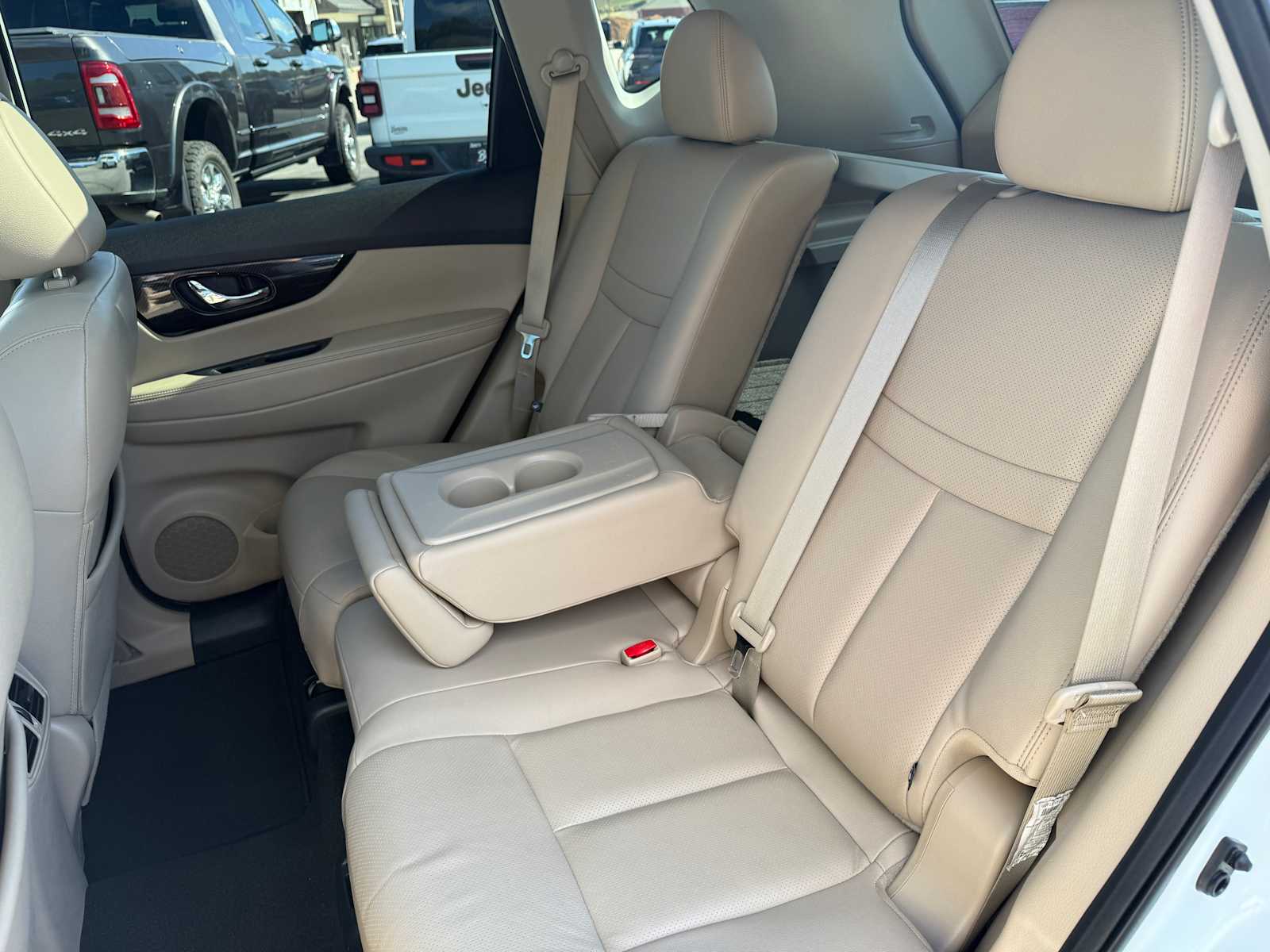 2018 Nissan Rogue SL photo 34