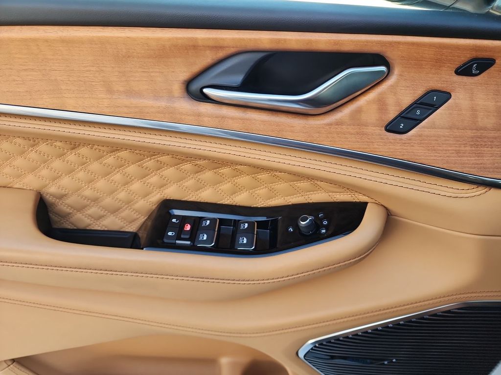 2024 Jeep Grand Cherokee Summit Reserve photo 23