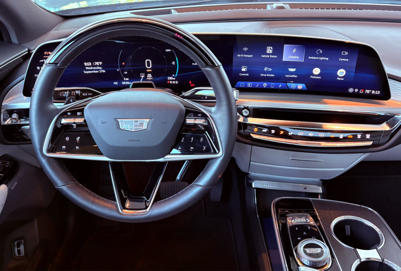 2023 Cadillac Lyriq Luxury photo 25
