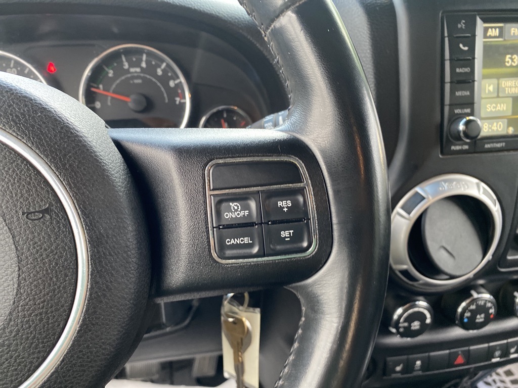 2013 Jeep Wrangler Unlimited Rubicon photo 25