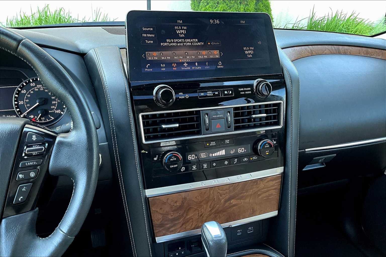 2023 Nissan Armada SL photo 6