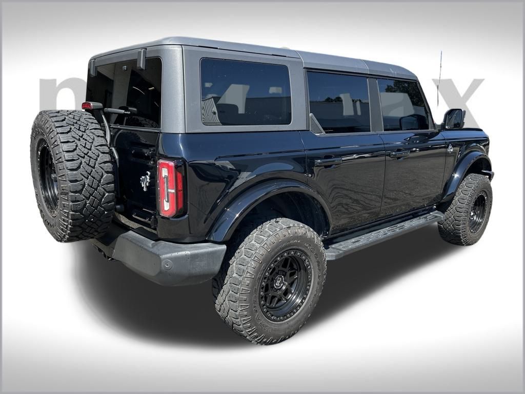 2021 Ford Bronco Outer Banks photo 2