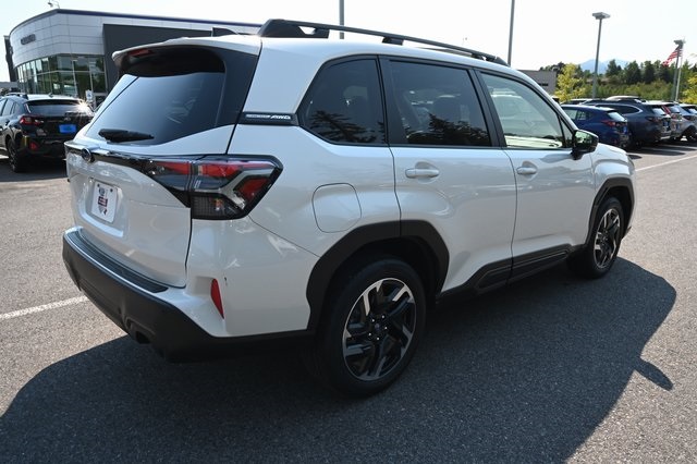 2025 Subaru Forester Limited photo 4