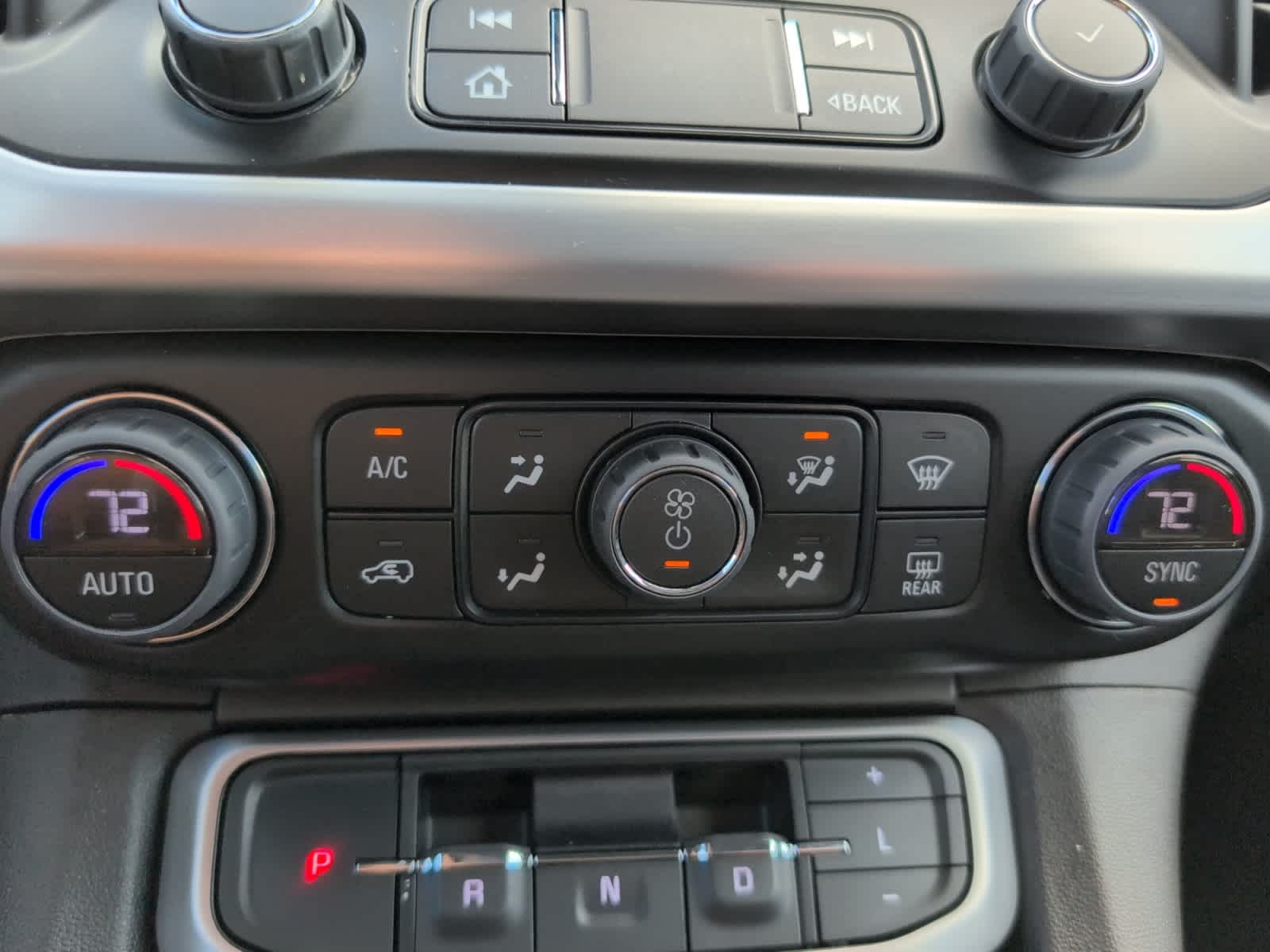 2023 Gmc Acadia SLE photo 24