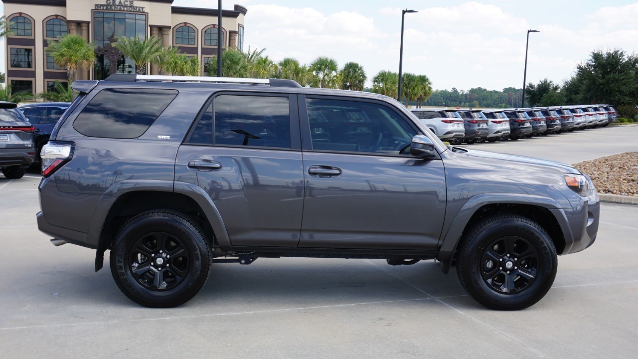 2023 Toyota 4Runner SR5 photo 3