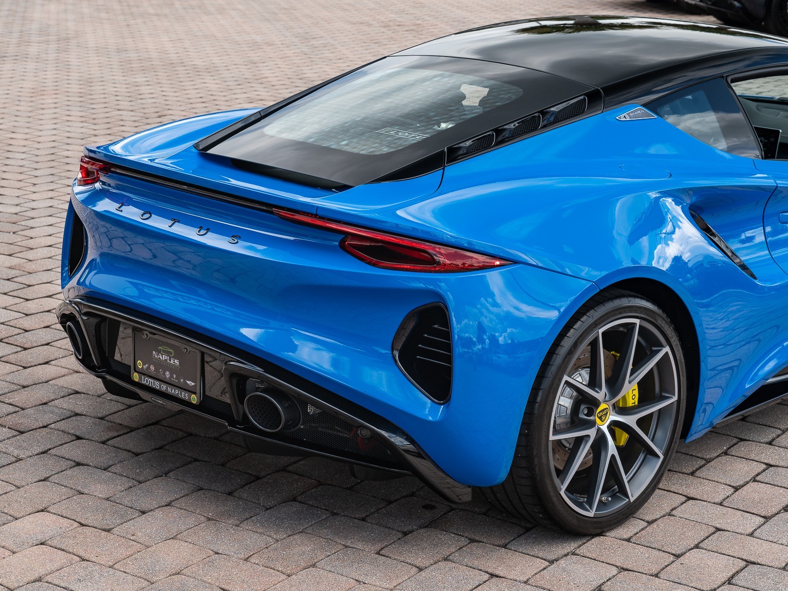 2024 Lotus Emira First Edition photo 3