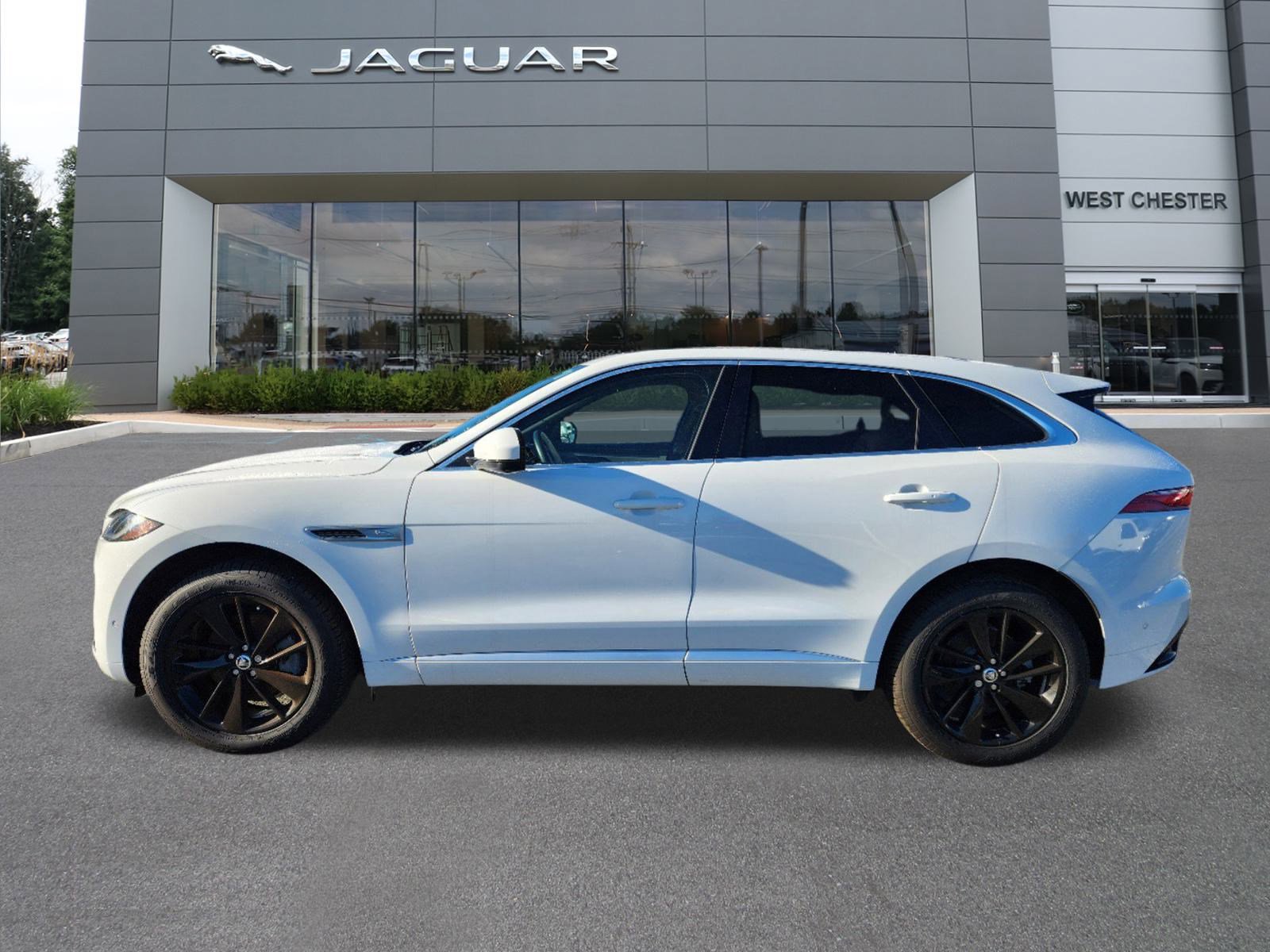 2024 Jaguar F-PACE P250 R-Dynamic S photo 3