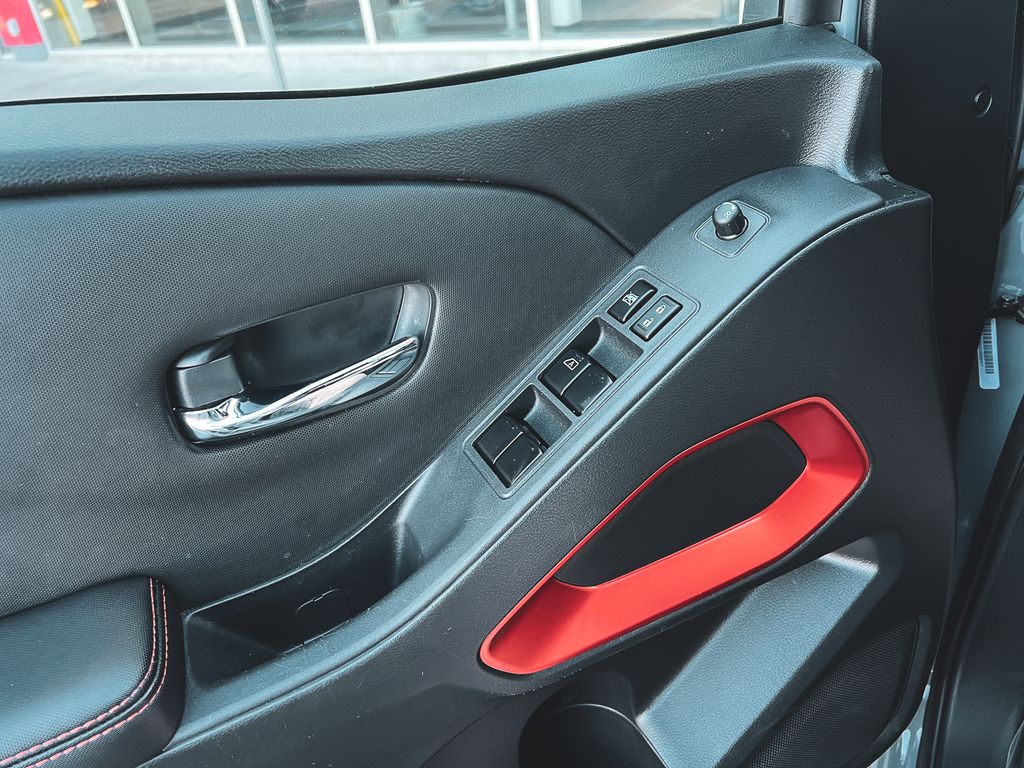 2023 Nissan Frontier PRO-4X photo 17