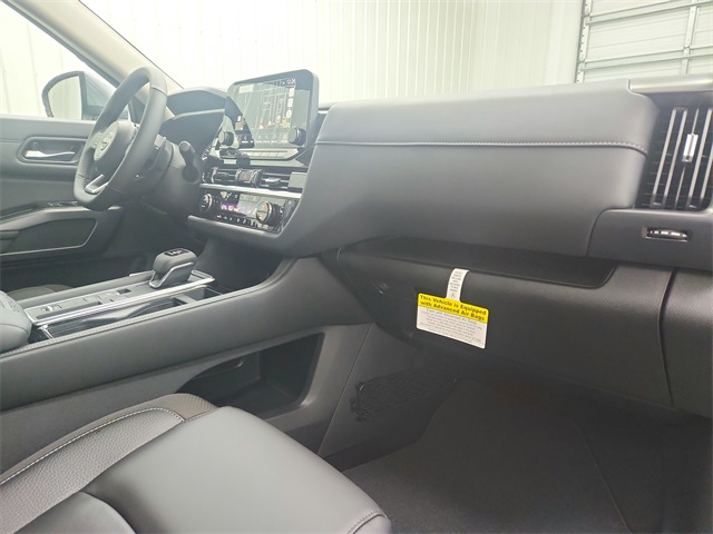 2025 Nissan Pathfinder SL photo 37