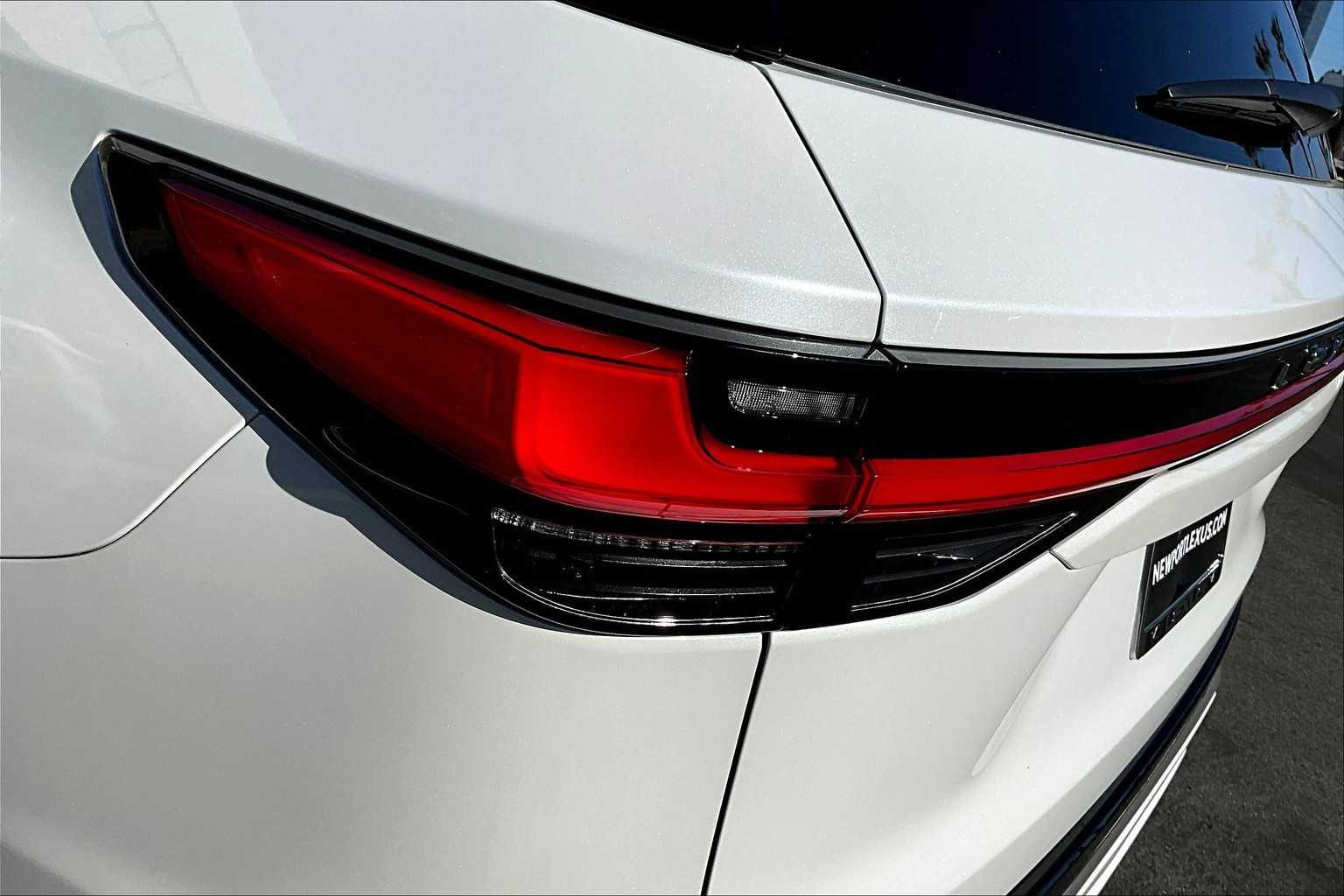 2026 Lexus TX 500h F SPORT Performance Premium photo 11